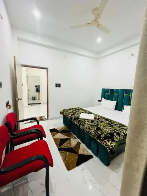 Image 3 of 1 BHK Flat at Kanti Villa Near Assi Ghat and Temples with Free breakfast -203