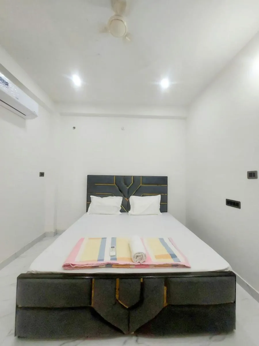 Image 6 of 1 BHK flat at Kanti Villa Near Assi Ghat and Temples with Free Breakfast -202