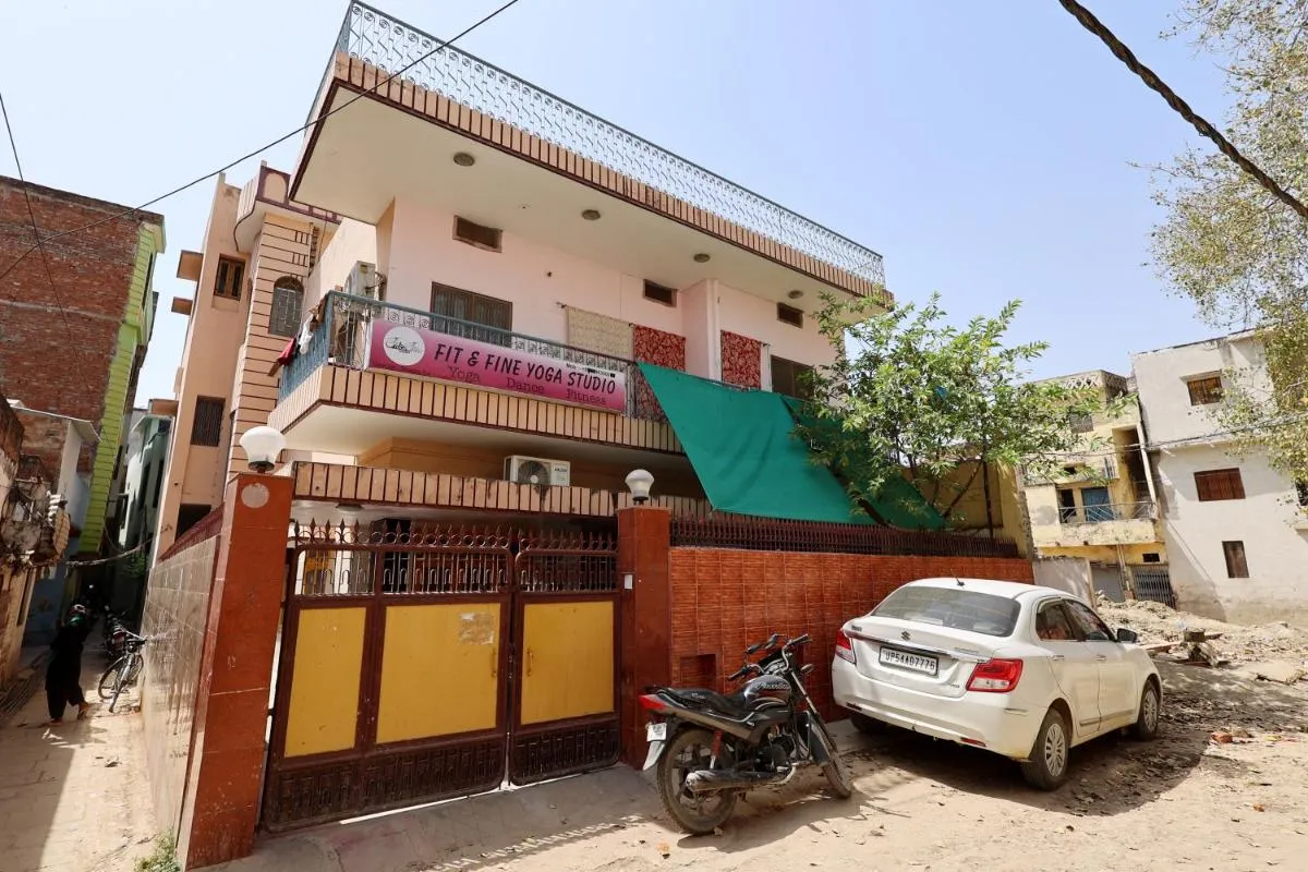Image 5 of 2 Room and Kitchen Furnished Set-up Near Benaras Railway Station