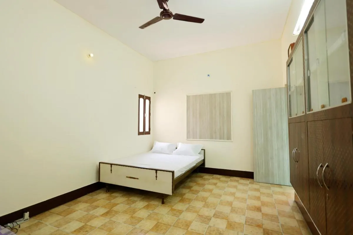 Image 1 of 2 Room and Kitchen Furnished Set-up Near Benaras Railway Station