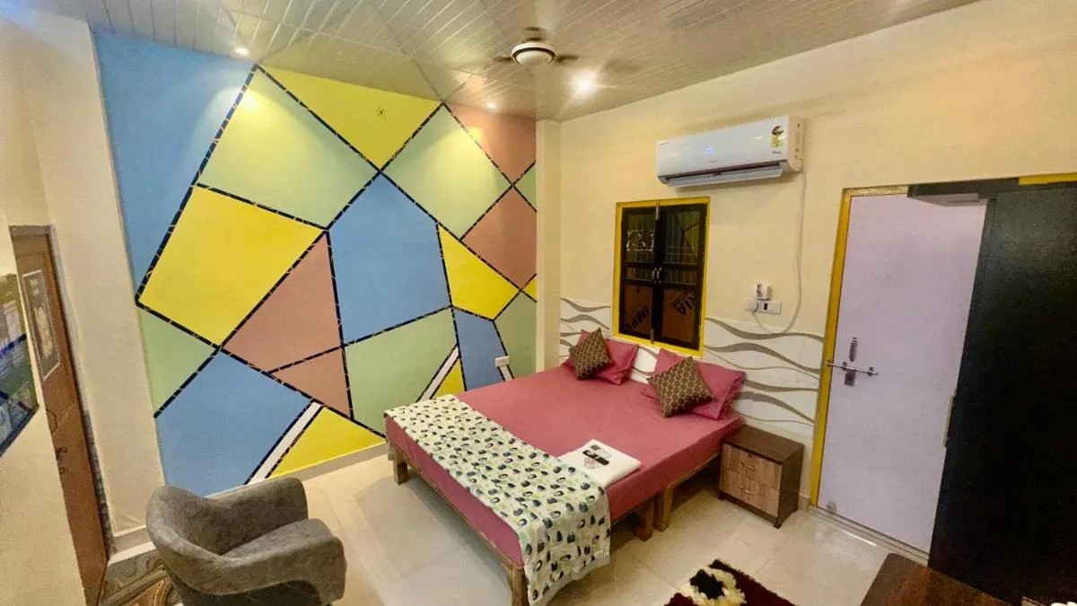 Image 2 of Aadhish Homestay – A COZY ROOM !!