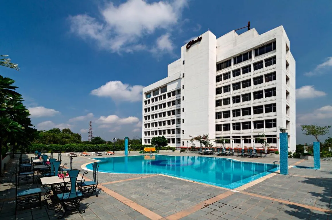 Image of Clarks Avadh