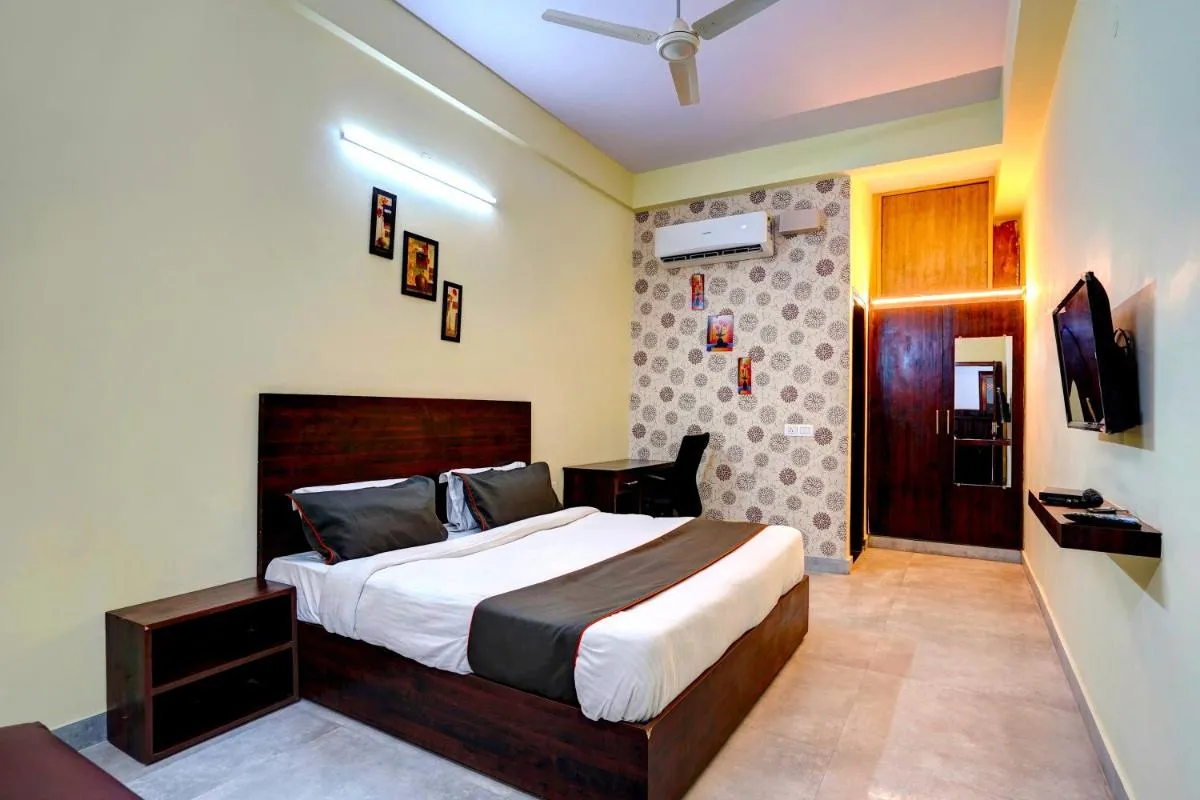 Image 3 of Collection O Hotel Liv Inn