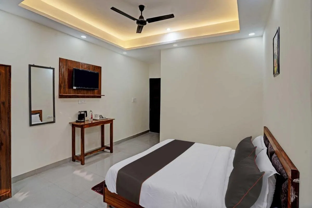 Image 4 of Collection O Premium Inn Luxury Stay Noida