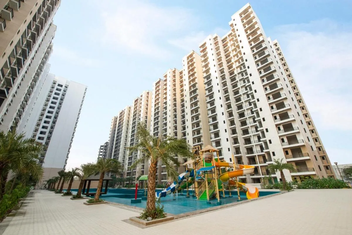 Image 3 of Downtown Delight With Swimming Pool