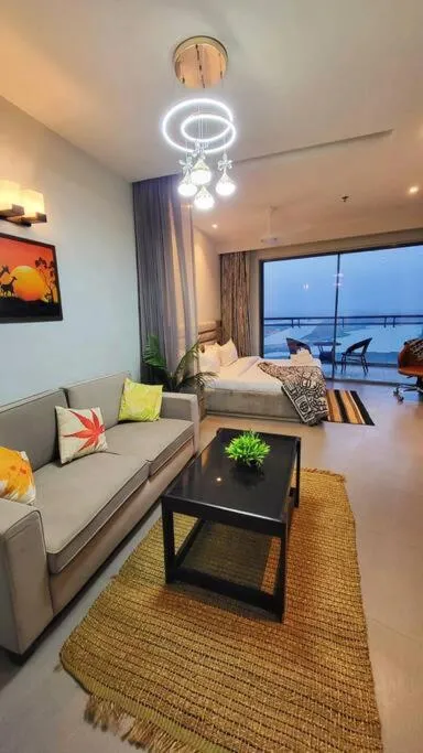 Image 2 of Elegant apartment with a skyline view