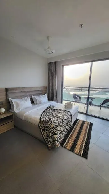 Image 6 of Elegant apartment with a skyline view