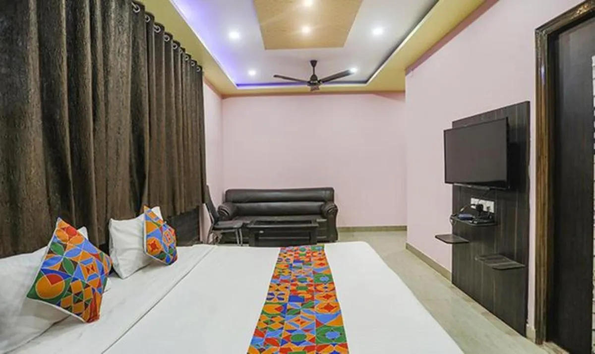 Image 2 of FabExpress Banarasi Kothi
