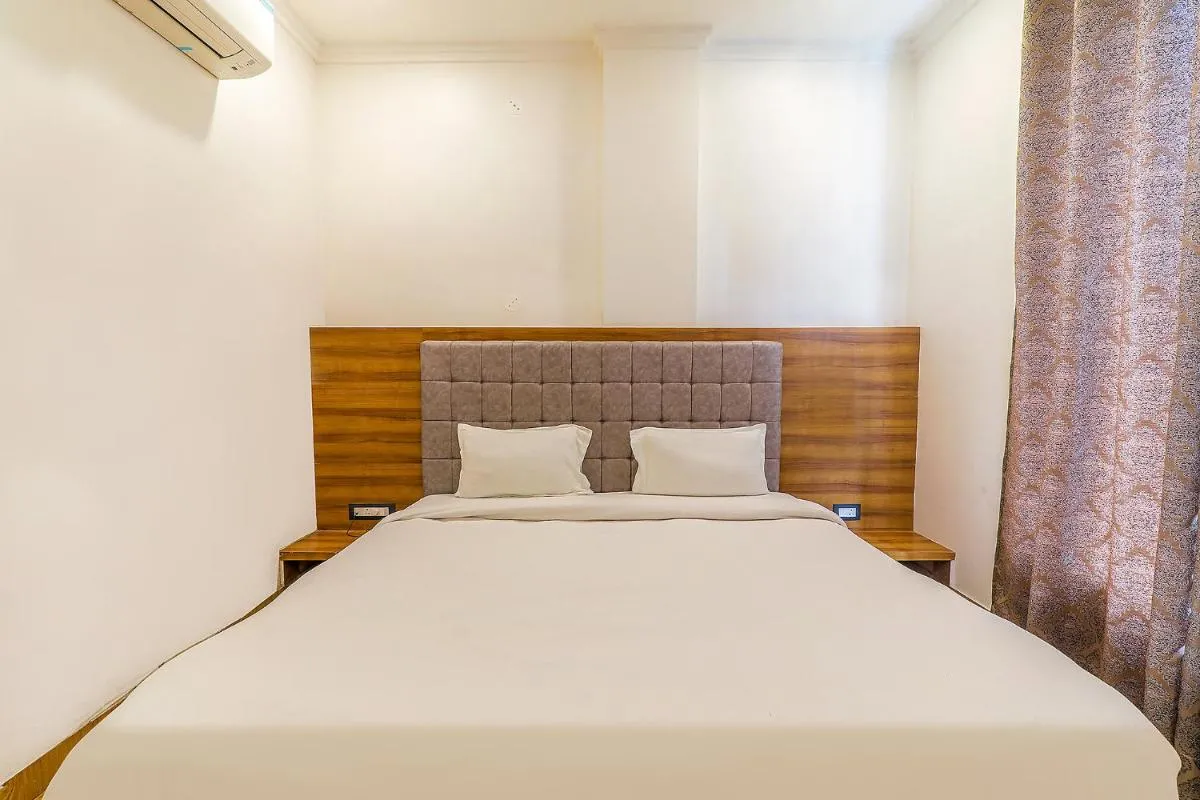 Image 1 of FabExpress Global Inn New