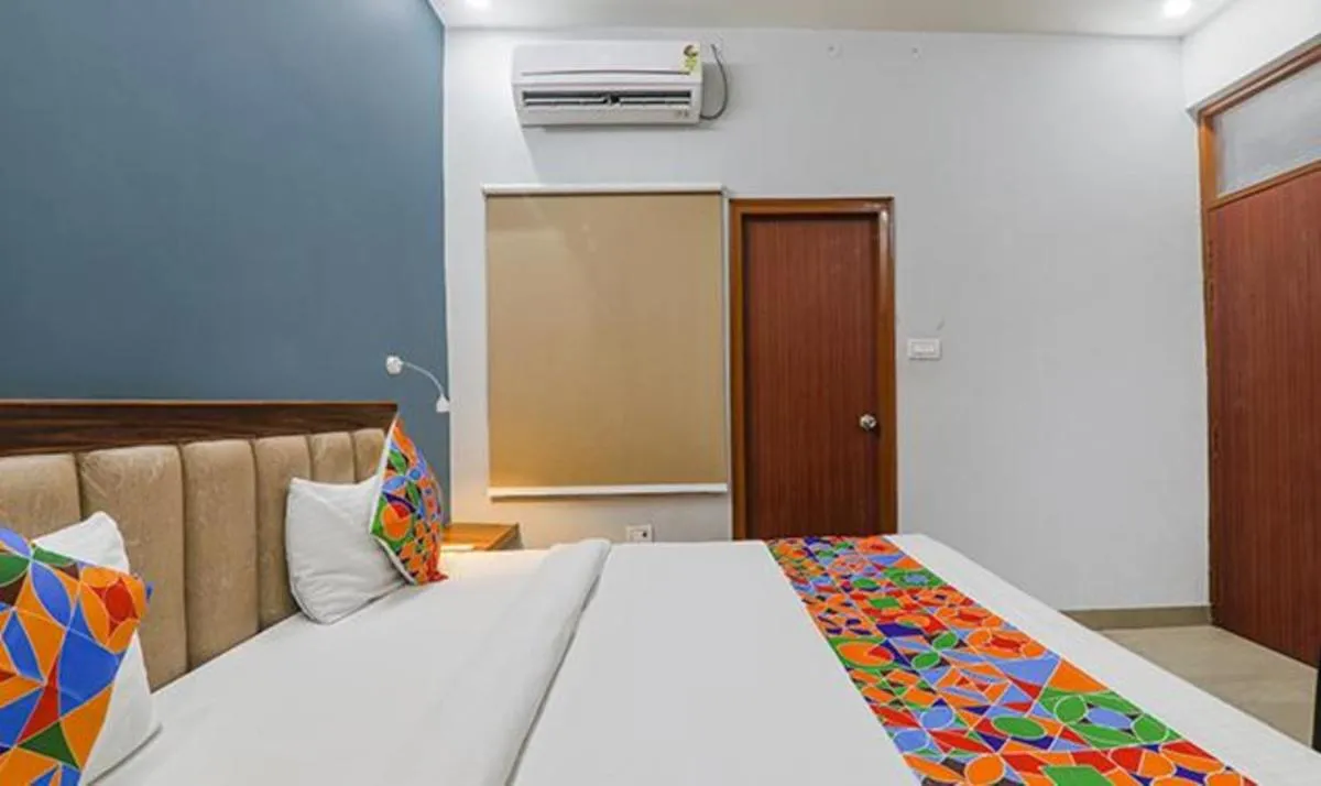 Image 3 of FabExpress North Inn