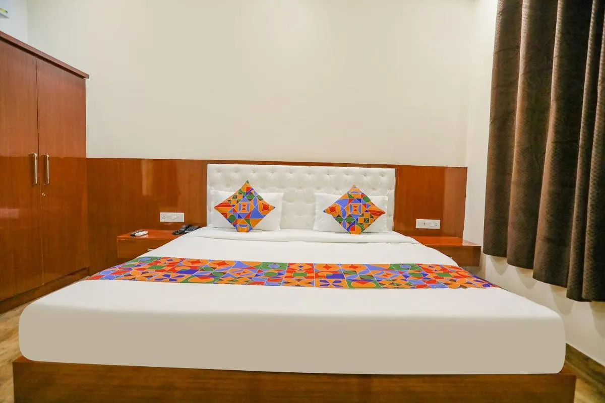Image 4 of FabExpress Trijal Inn