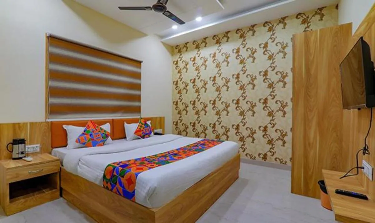 Image 2 of FabHotel Super 3 Premium