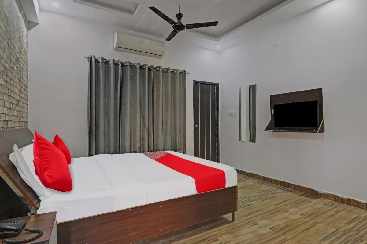Image 1 of Flagship Hotel Apm Inn Opposite Highcourt
