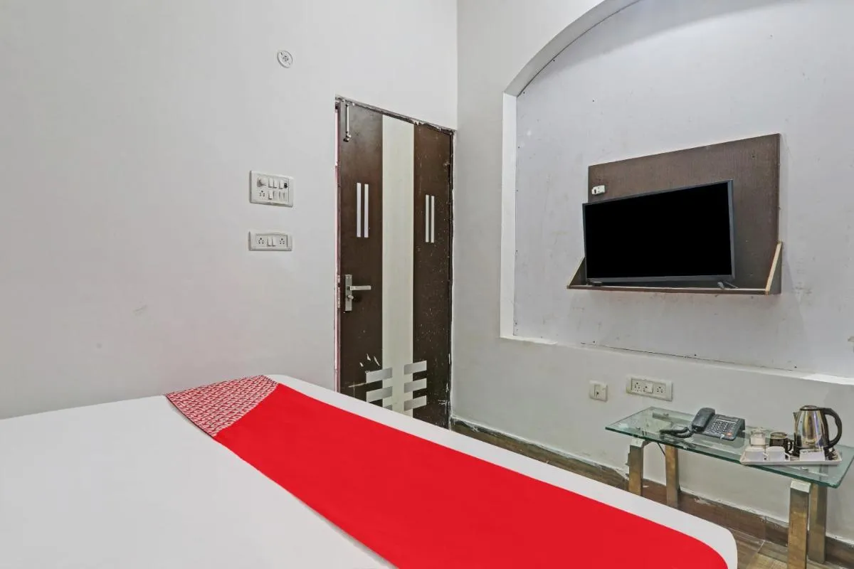 Image 5 of Flagship Hotel Apm Inn Opposite Highcourt