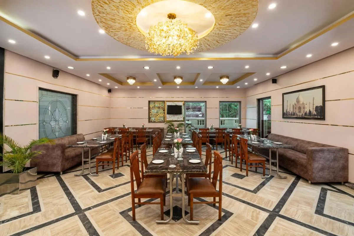 Image 3 of Foxoso Taj View Hotel