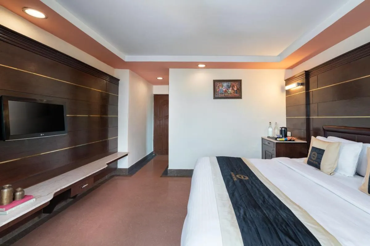 Image 4 of Foxoso Taj View Hotel