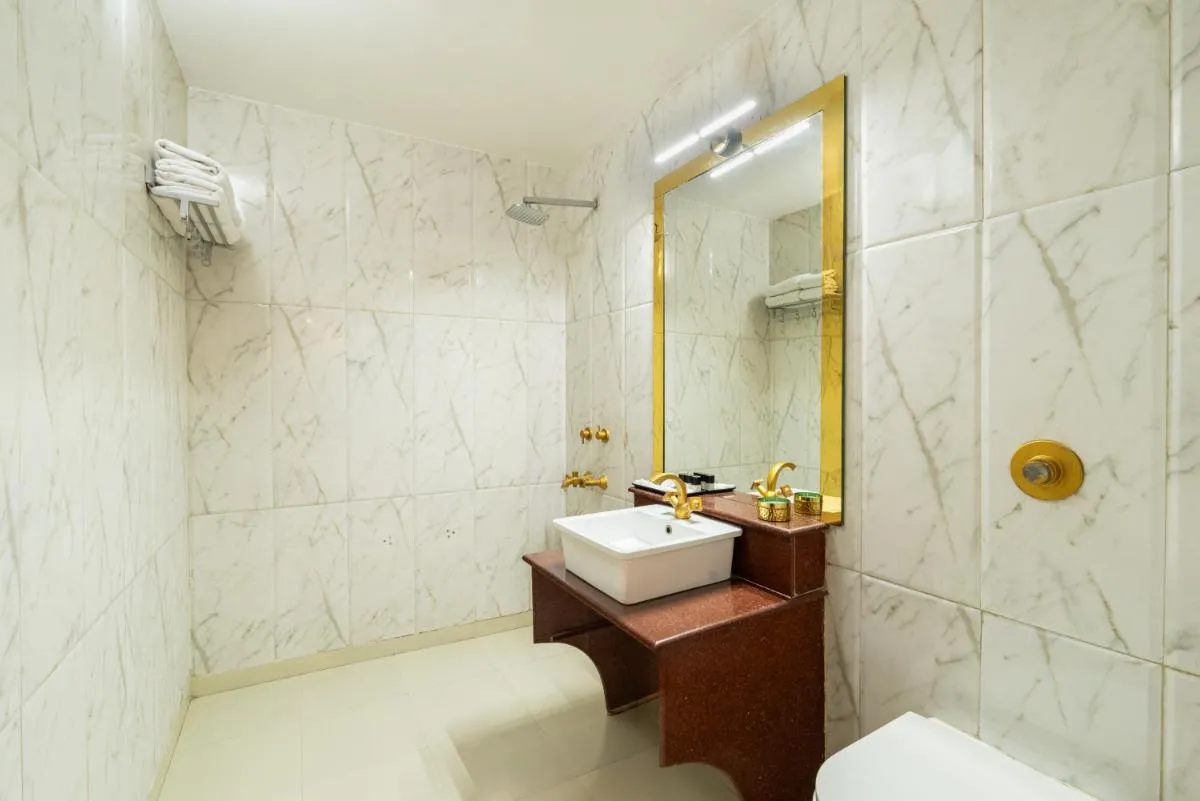 Image 2 of Foxoso Taj View Hotel