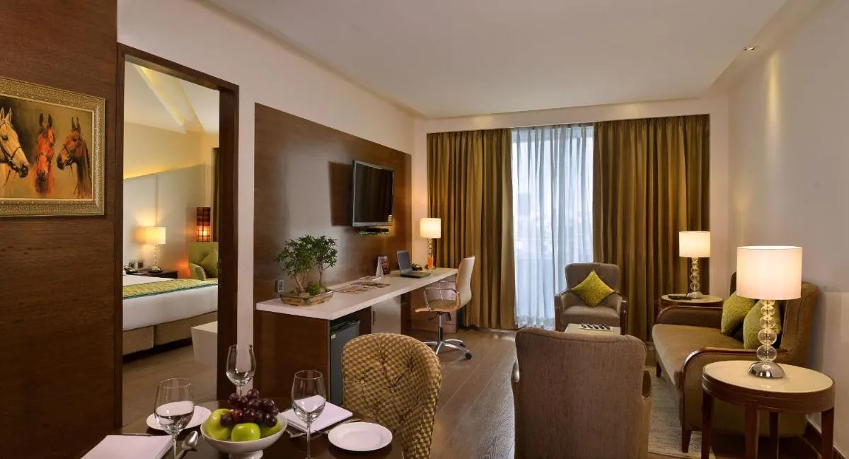 Image 1 of Golden Tulip Lucknow