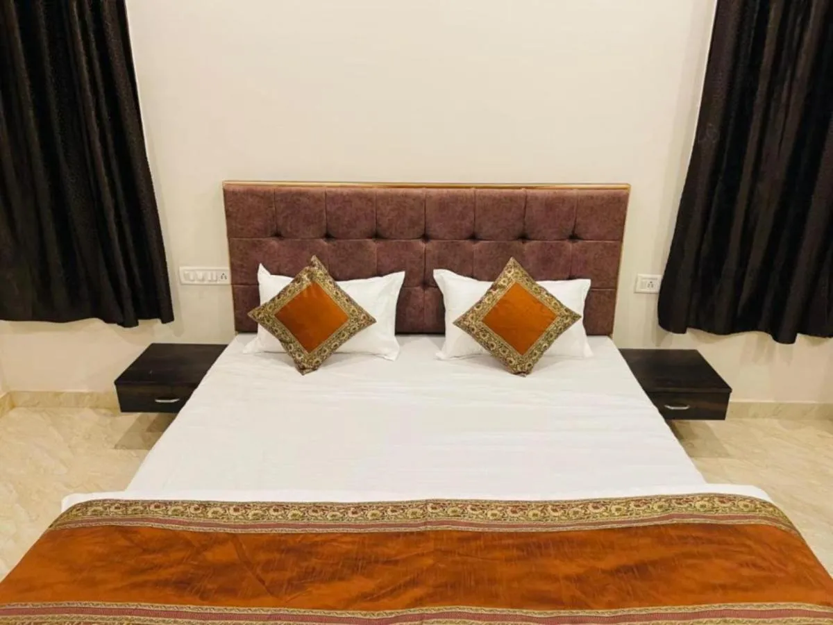 Image 1 of Goroomgo Banaras Homestay Varanasi Near Ganga Ghat
