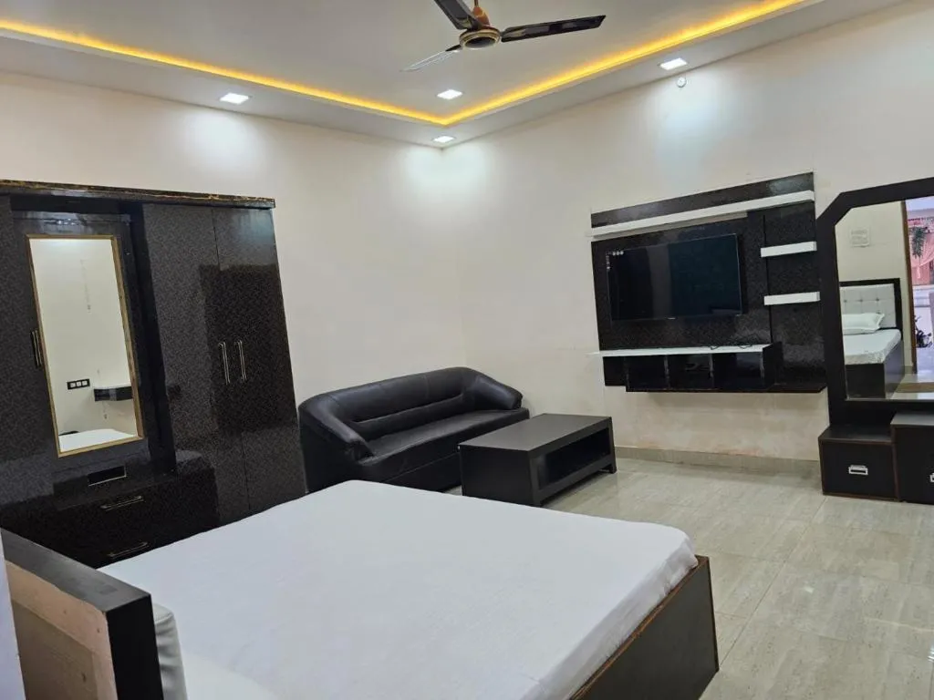Image of Goroomgo Gautam Garden Varanasi – Best Location & Parking Facilities