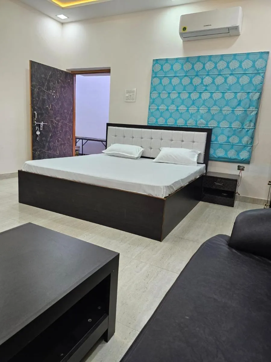 Image 3 of Goroomgo Gautam Garden Varanasi – Best Location & Parking Facilities