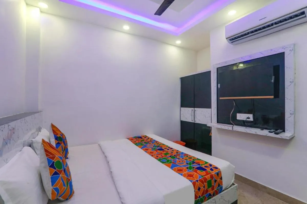 Image 2 of Goroomgo Hanuman Ji Ayodhya Near Ram Mandir – Perfect Stay with Luxury Room