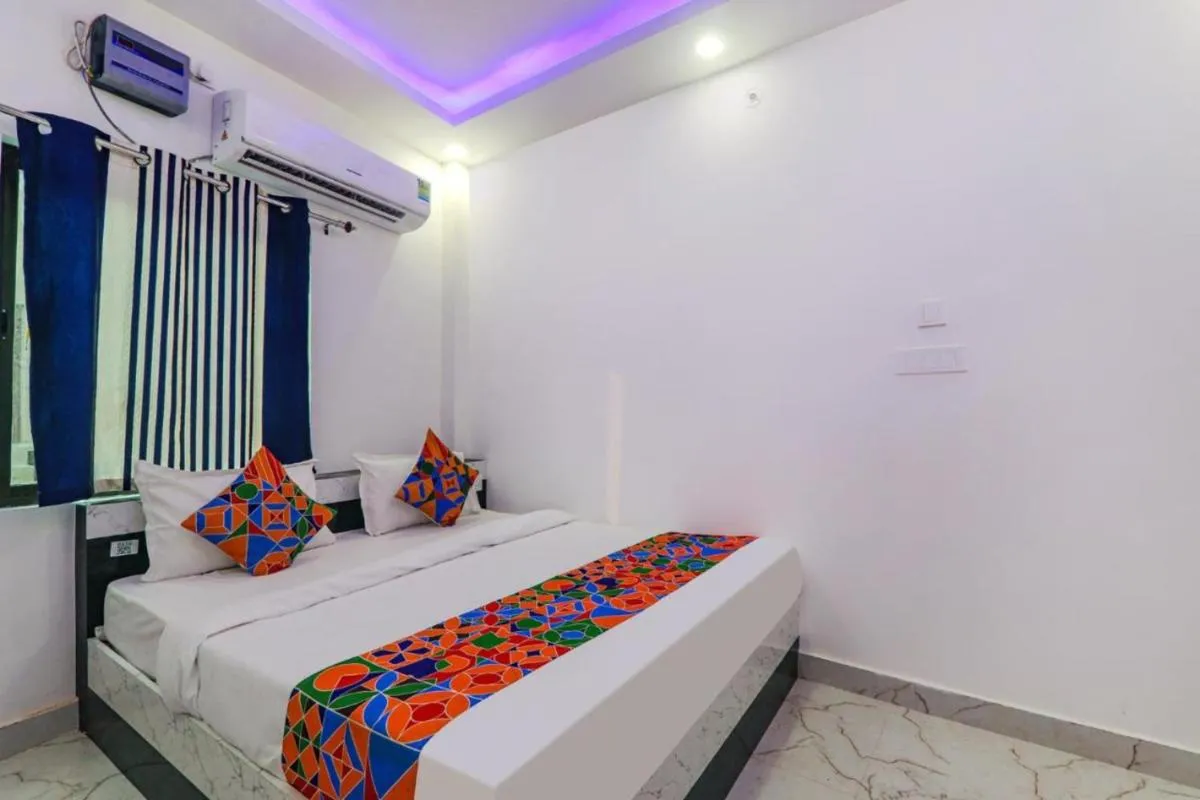 Image 4 of Goroomgo Hanuman Ji Ayodhya Near Ram Mandir – Perfect Stay with Luxury Room
