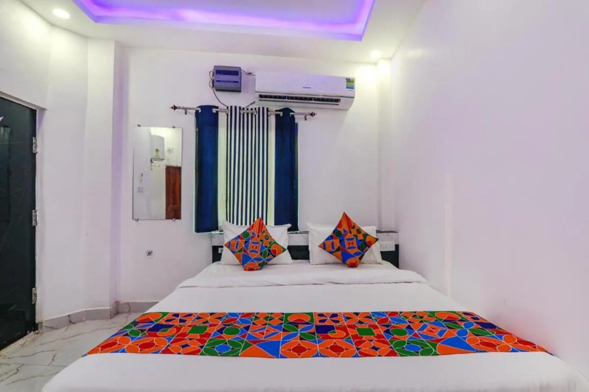 Image 1 of Goroomgo Hanuman Ji Ayodhya Near Ram Mandir – Perfect Stay with Luxury Room