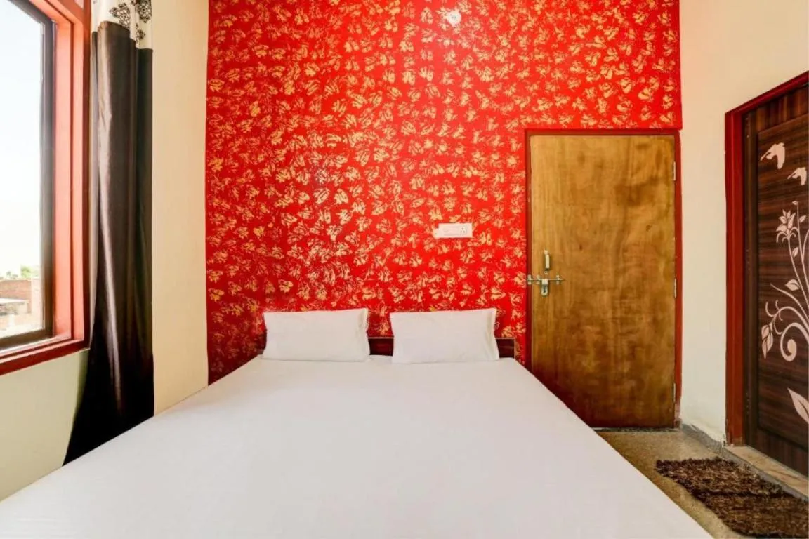 Image of Goroomgo Hotel M J Agra Near Taj Mahal 950m