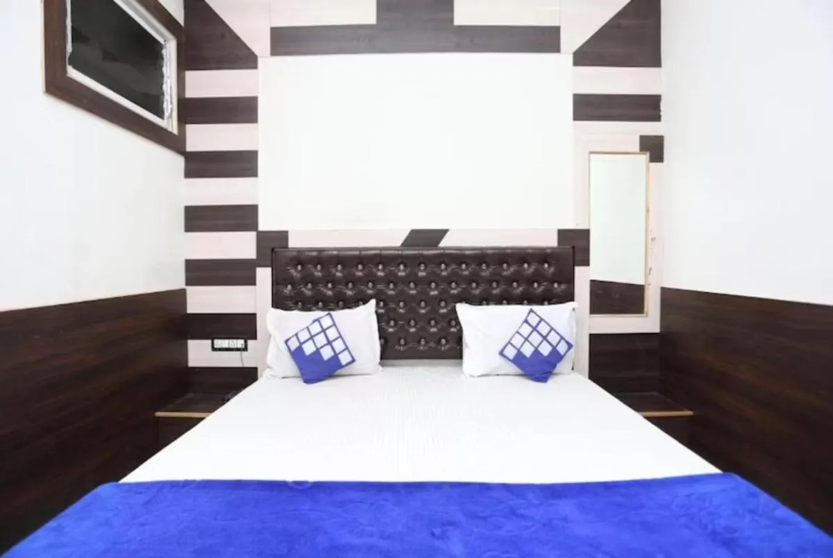 Image 6 of Goroomgo Hotel New Ashiyana Palace Varanasi Near Railway Station 400m