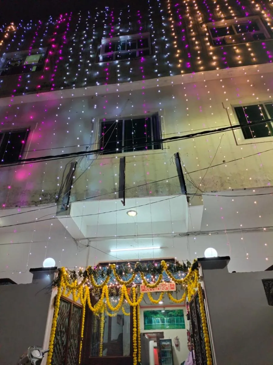 Image 5 of Goroomgo Hotel New Ashiyana Palace Varanasi Near Railway Station 400m