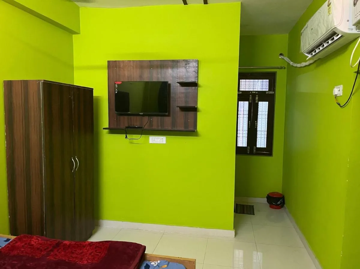Image 2 of Goroomgo Hotel Shree Raj Luxury Homestay Ayodhya