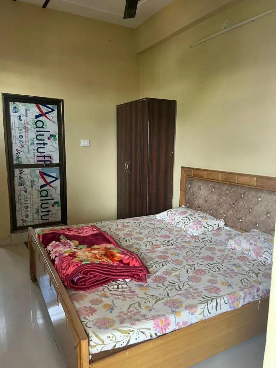 Image 3 of Goroomgo Hotel Shree Raj Luxury Homestay Ayodhya