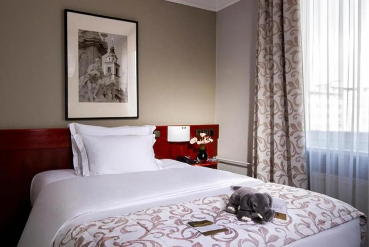 Image 1 of Goroomgo Kanha Inn Lucknow