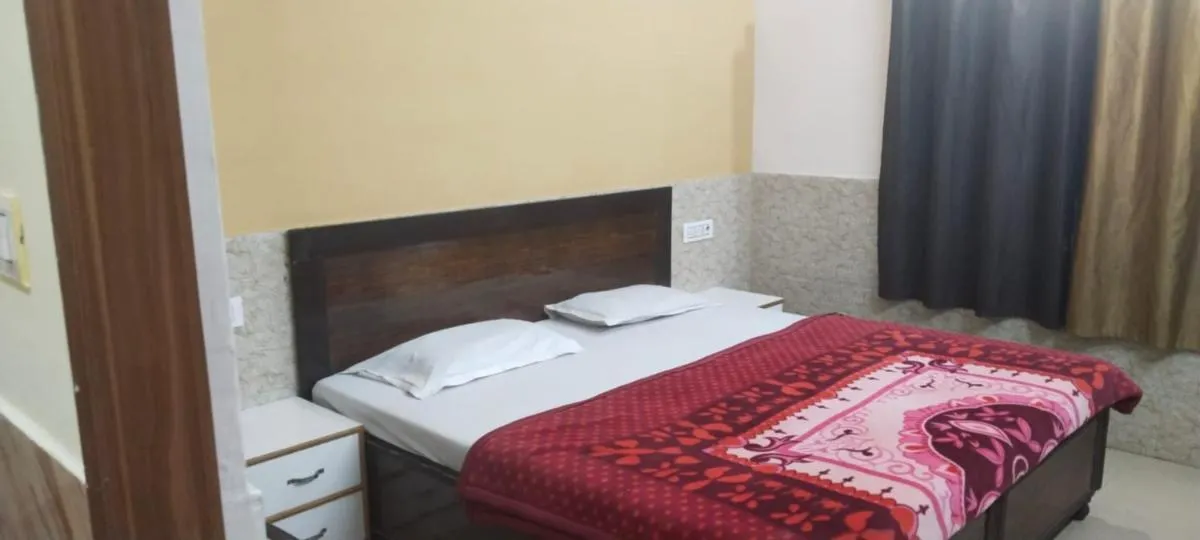 Image 2 of Goroomgo Kunj Residency Mathura Near Bus Stand – Parking Facility & Restrurant