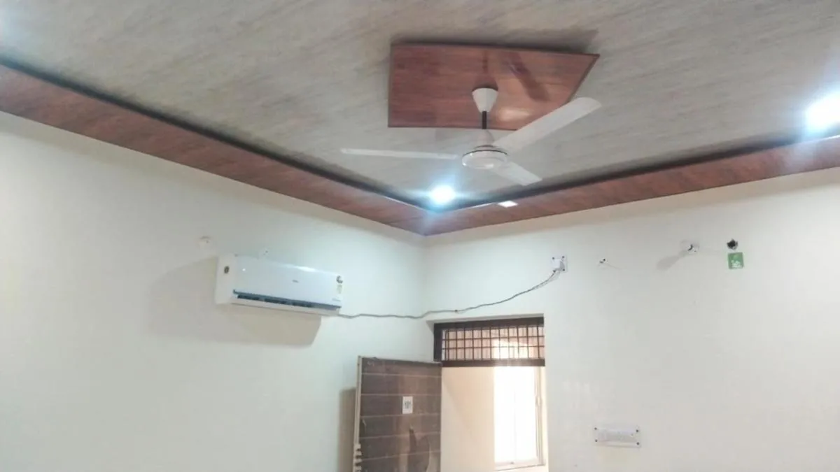 Image 1 of Goroomgo Kunj Residency Mathura Near Bus Stand – Parking Facility & Restrurant