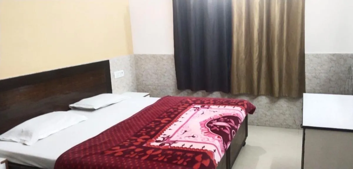 Image of Goroomgo Kunj Residency Mathura Near Bus Stand – Parking Facility & Restrurant