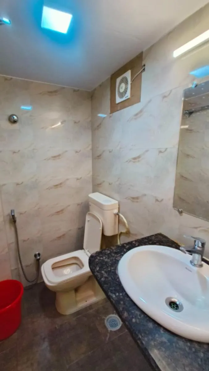 Image 2 of Goroomgo Prakash Residency Varanasi Near Kashi Vishwanath Temple and Ganga Ghat- Prime Location with Lift and Fully Air-Conditioned – Best Hotel In Varanasi