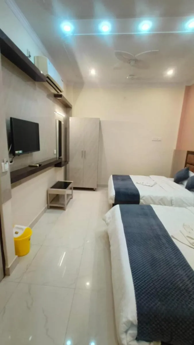 Image 5 of Goroomgo Prakash Residency Varanasi Near Kashi Vishwanath Temple and Ganga Ghat- Prime Location with Lift and Fully Air-Conditioned – Best Hotel In Varanasi