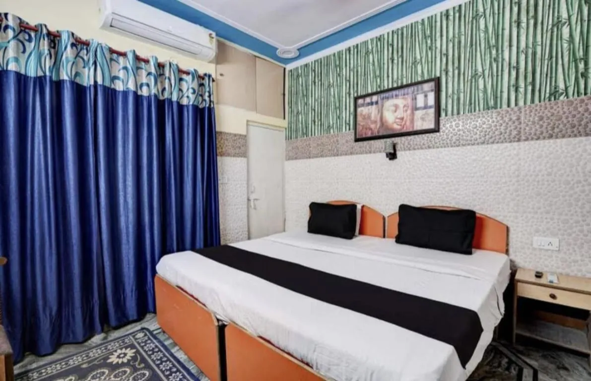 Image of Goroomgo Pyrenees Homestay Agra Near Taj Mahal