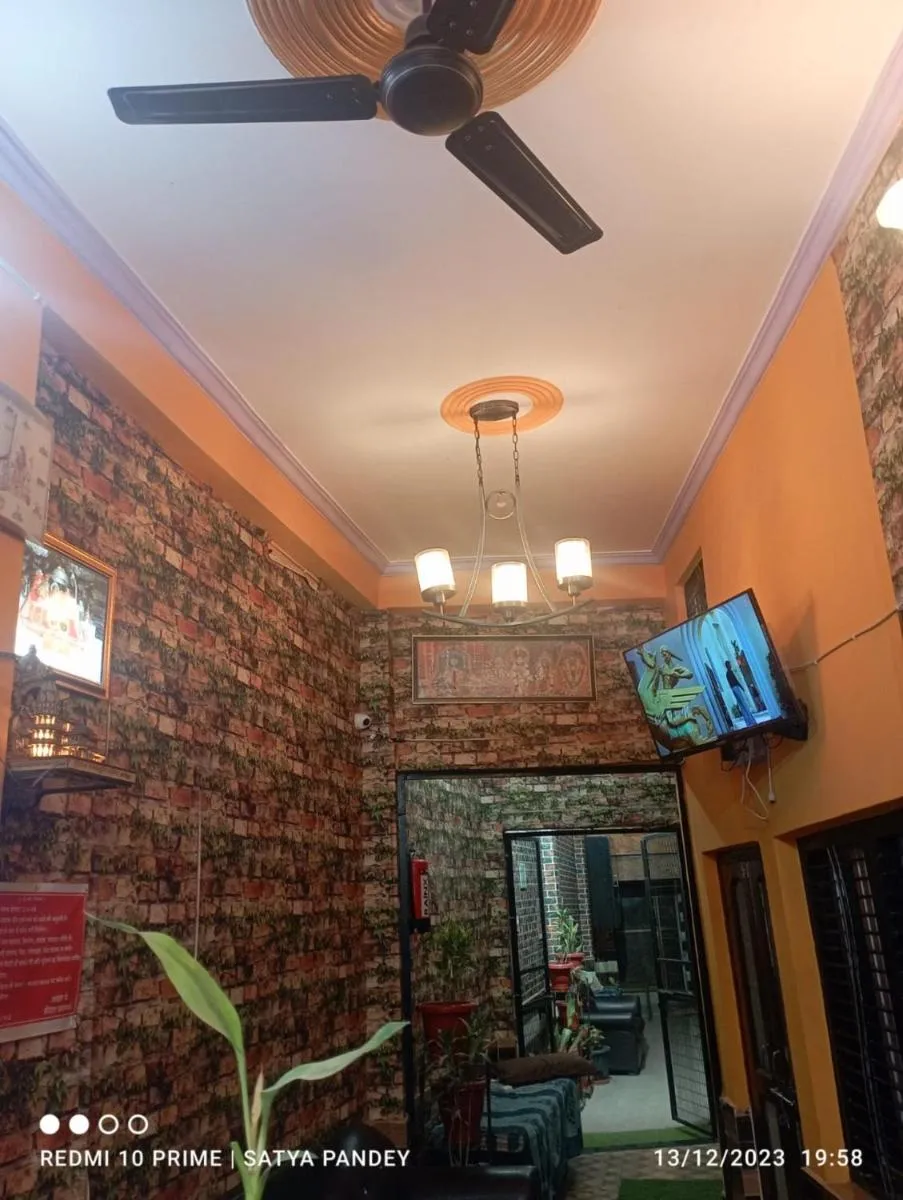 Image 4 of Goroomgo Raghunandan Guest House Ayodhya
