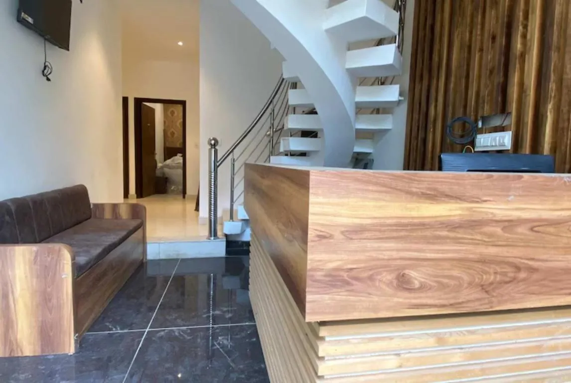Image of Goroomgo Rainbow Residency Varanasi Near By Assi Ghat River – Excellent Service