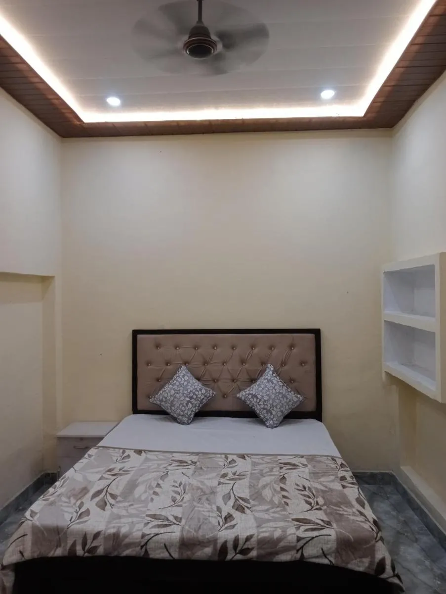 Image 5 of Goroomgo Rainbow Residency Varanasi Near By Assi Ghat River – Excellent Service