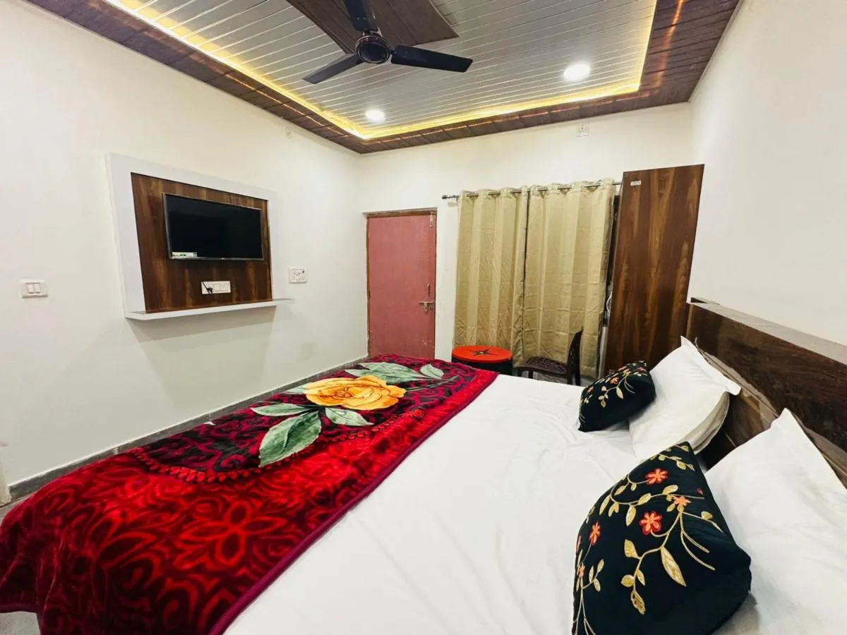 Image 6 of Goroomgo Ram Krishna Palace Ayodhya – Luxury Room – Top Rated and Most Awarded Hotel in Ayodhya – Best Seller