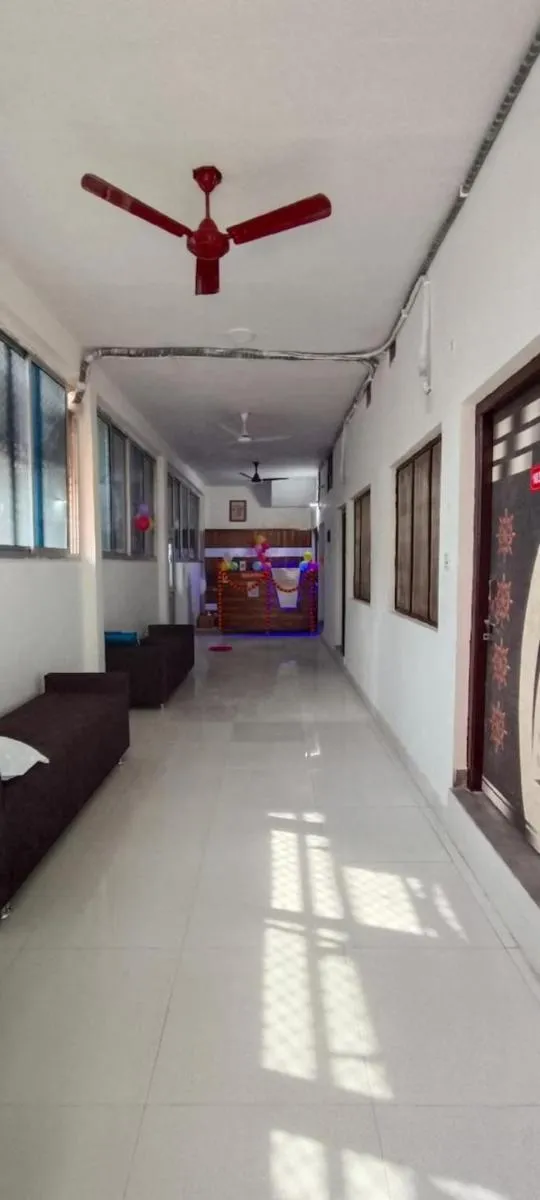 Image 5 of Goroomgo Ram Krishna Palace Ayodhya – Luxury Room – Top Rated and Most Awarded Hotel in Ayodhya – Best Seller