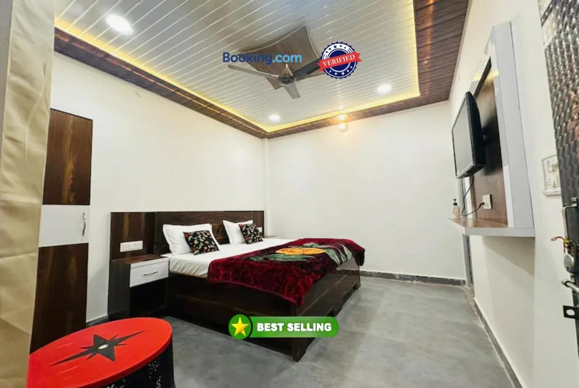 Image of Goroomgo Ram Krishna Palace Ayodhya – Luxury Room – Top Rated and Most Awarded Hotel in Ayodhya – Best Seller