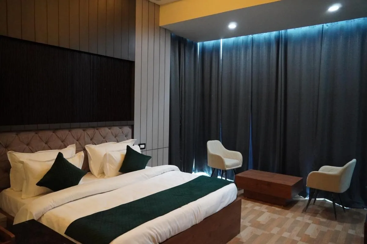 Image 6 of Green Sarovar Hotel & Restaurant