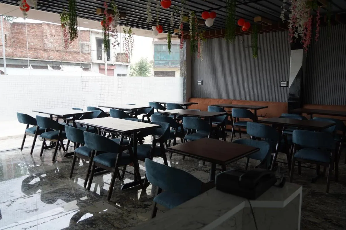 Image 3 of Green Sarovar Hotel & Restaurant