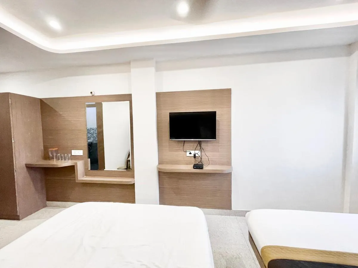 Image 3 of HOTEL GANGOTRI ! VARANASI होटल गंगोत्री ஹோட்டல் கங்கோத்ரி హోటల్ గంగోత్రి fully Air-Conditioned hotel with Lift availability, near Kashi Vishwanath Temple, and Ganga ghat