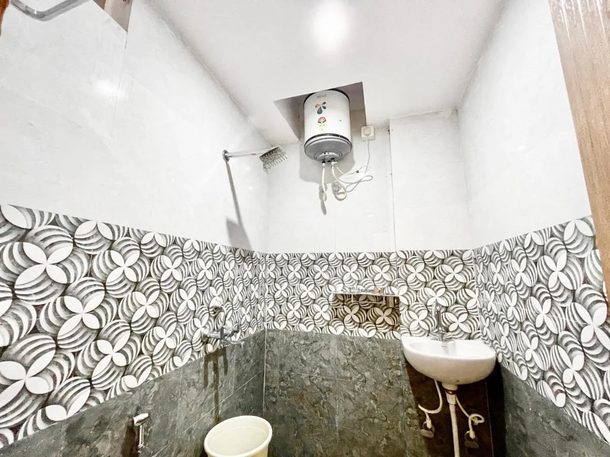 Image 2 of HOTEL GANGOTRI ! VARANASI होटल गंगोत्री ஹோட்டல் கங்கோத்ரி హోటల్ గంగోత్రి fully Air-Conditioned hotel with Lift availability, near Kashi Vishwanath Temple, and Ganga ghat